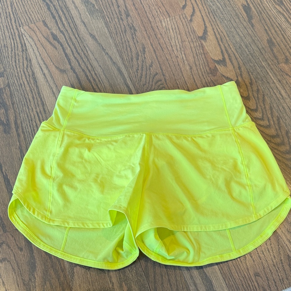 Women’s Lululemon high rise speed up shorts- never worn